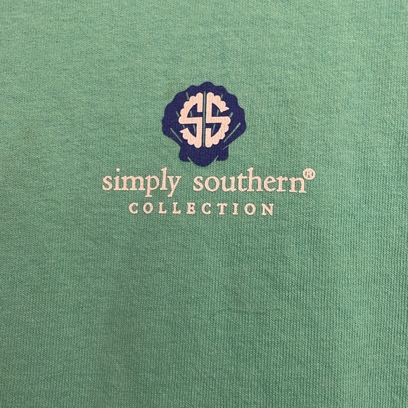 Women's teal SIMPLY SOUTHERN "call me on my shell" t-shirt. Size L - Picture 2 of 5